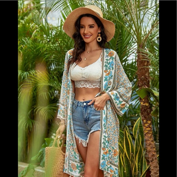 🚨 CLEARANCE 🚨 NWOT Ditsy floral print open kimono - Picture 2 of 8